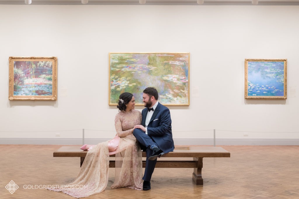 Bride and groom at Art Institute Chicago impressionism gallery